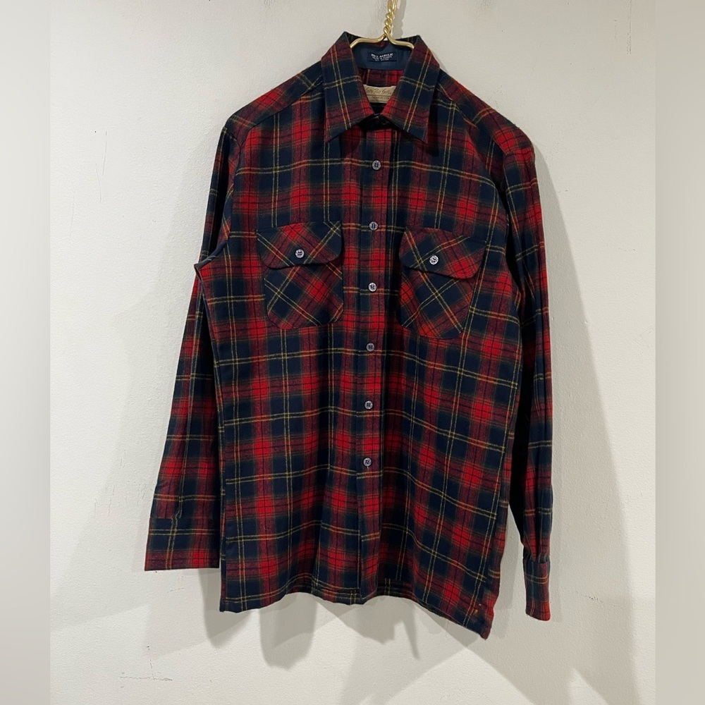 Vintage Pendleton Sz S Flannel Button Shirt 100%
VIRGIN WOOL Red Green Plaid 70s